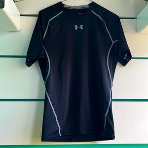 Black Under armour t-shirt